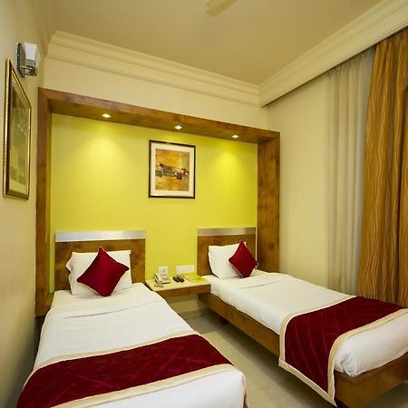 העיר בנגלור Oyo Rooms Indiranagar 100 Ft Road מראה חיצוני תמונה