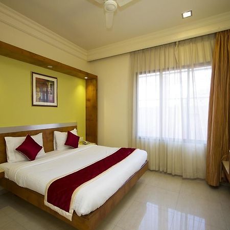 העיר בנגלור Oyo Rooms Indiranagar 100 Ft Road מראה חיצוני תמונה
