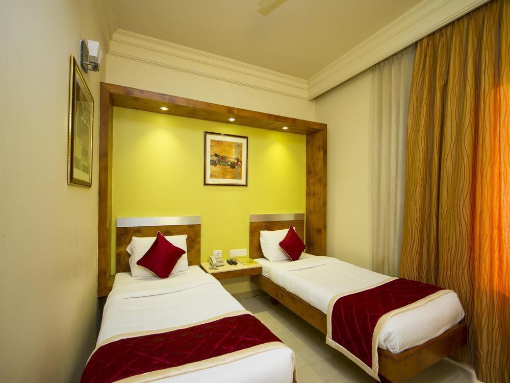 העיר בנגלור Oyo Rooms Indiranagar 100 Ft Road מראה חיצוני תמונה