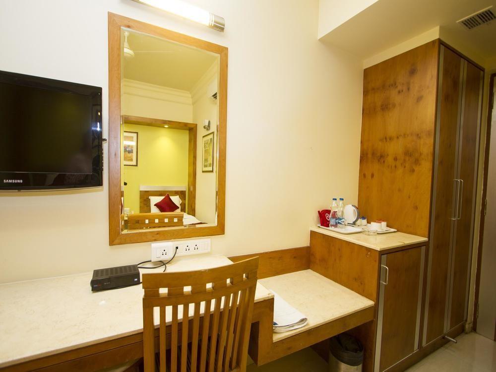 העיר בנגלור Oyo Rooms Indiranagar 100 Ft Road מראה חיצוני תמונה